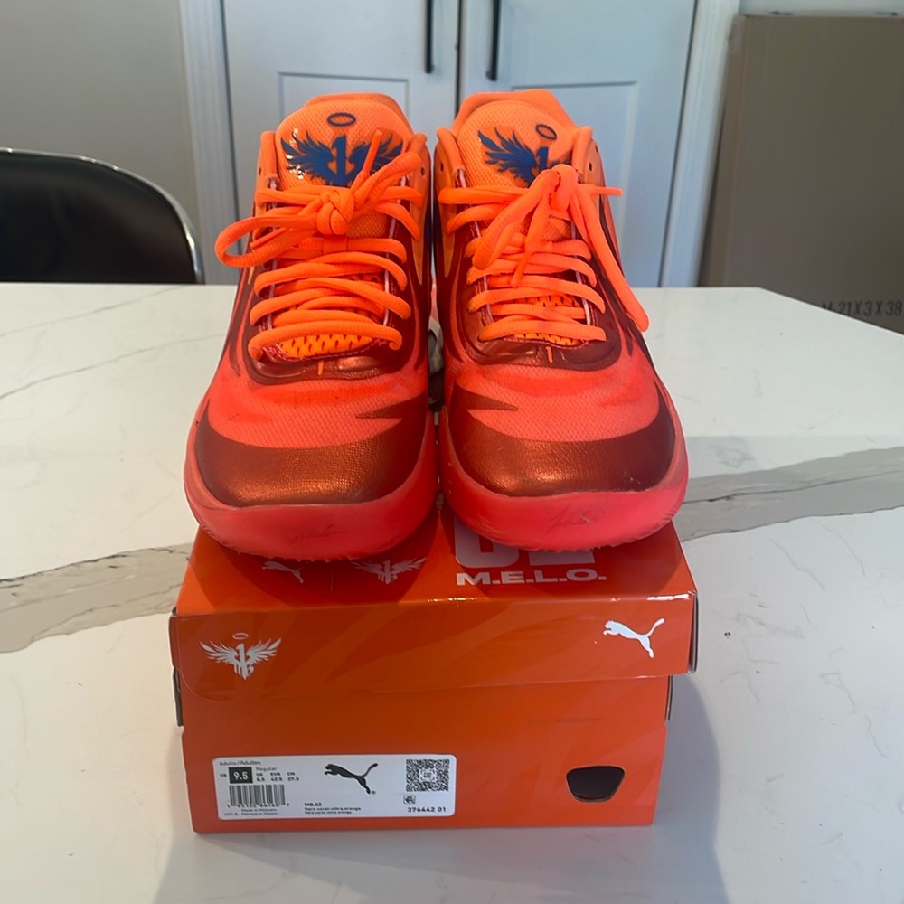 LaMelo Ball Puma basketball shoes. Excellent condition, like new!